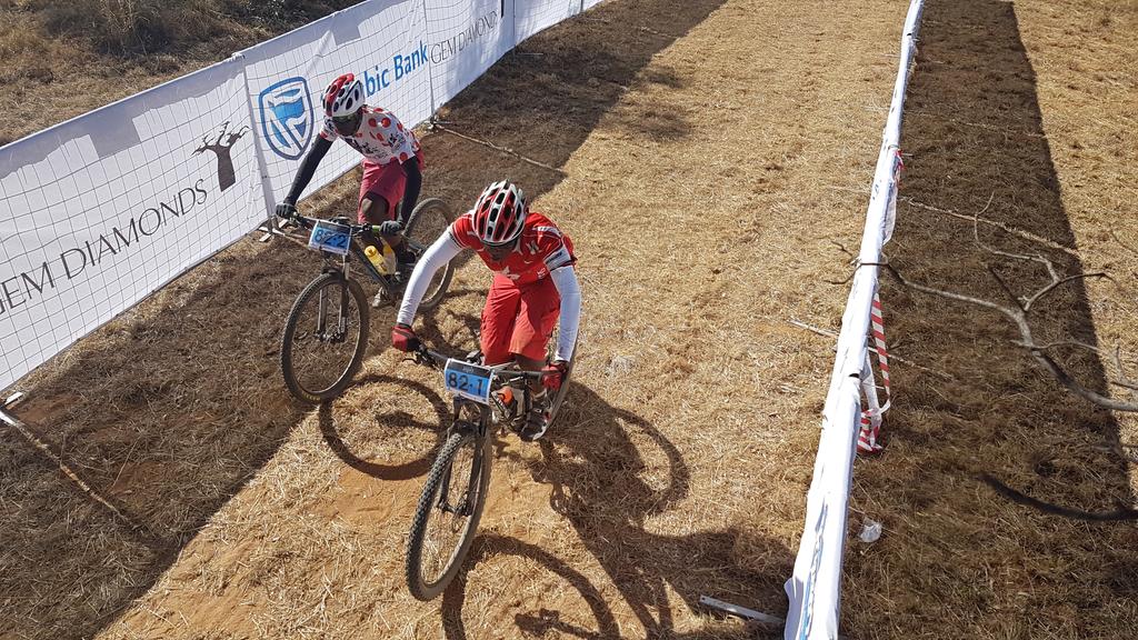 kalchalmtb's tweet photo. First Encounter Team across the line Arona Modisi &amp;  Dimpho Masi. Bots teams showing power in the headwind. #KalChal2017 https://t.co/JdrM3RBBdc