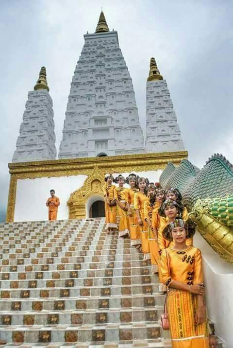 TengMoe's tweet photo. #สาวไทยใหญ่ แห่งรัฐฉาน https://t.co/xPE7quncil