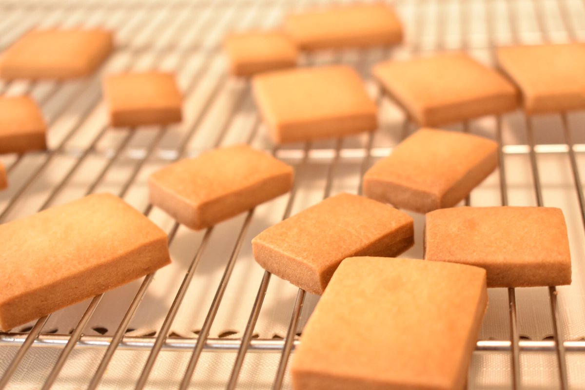 ettiy_cookie's tweet photo. クッキーが焼けました。

#アイシングクッキー https://t.co/gvEnxMeJ83