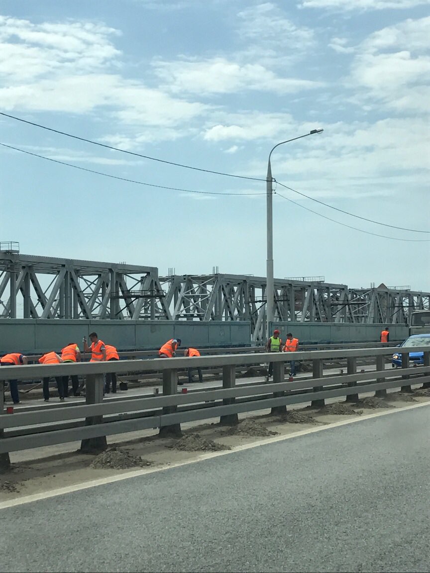 ajilkin's tweet photo. Минстрой во главе с министром...,если не могут контролировать работу подрядчиков, будут выполнят её сами. Следующие- администрация города)) https://t.co/RIOAdeGgjm