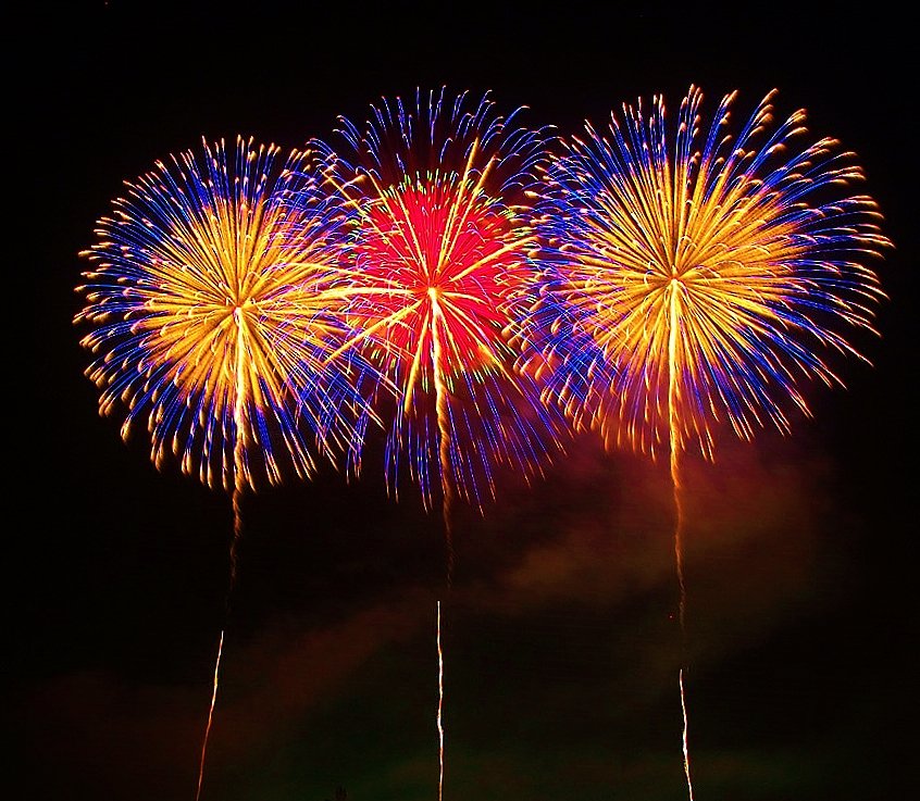 BrocksFireworks's tweet photo. " Bang " 8 Inch Shell Break Testing @BrocksFireworks Factory, Crispeeeeeeeeeeeee NEXT :) #fireworks #PyroGods #London #Valencia https://t.co/itWjlbyti9
