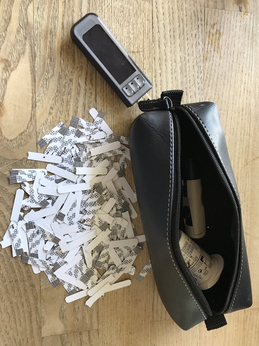 DocsDiabetes's tweet image. Cleaning the diabetes bag 😄- a few test strips found in here 😄- is it just me ? #diabetes #type1diabetes