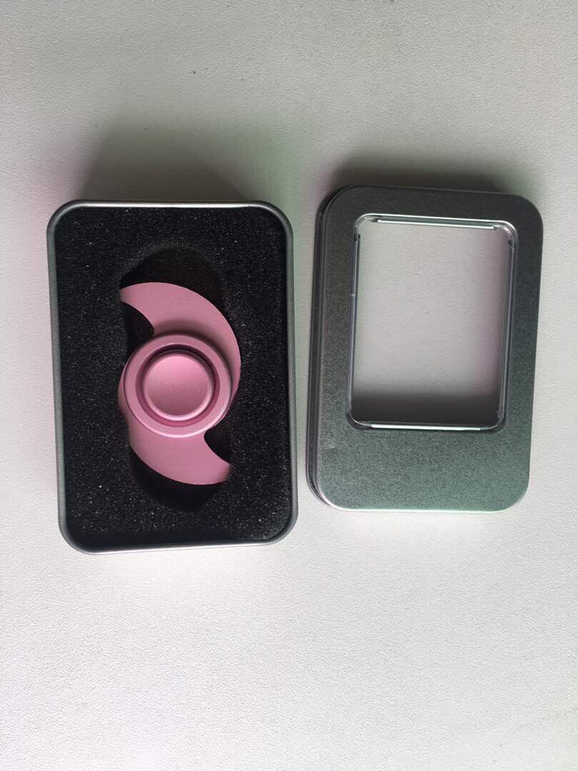 FidgetsUK's tweet photo. Rose Gold two blade metal fidget spinner.... like it much?  #FidgetSpinners https://t.co/Zb2l6jeuRn