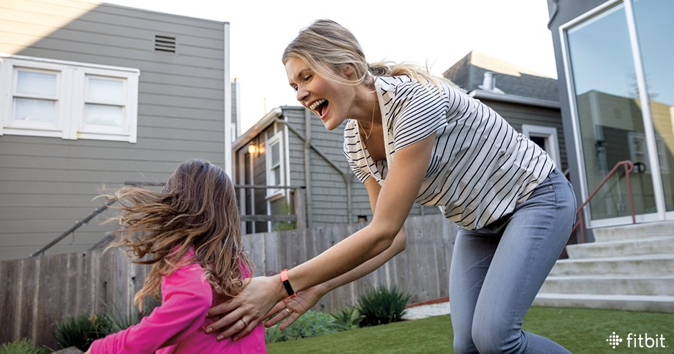 FitbitSAfrica's tweet photo. For leisure time, skip watching TV and play with the young ones! It boosts your energy levels, helping you feel at your best. #FitbitTip https://t.co/PNwAotaJ8t