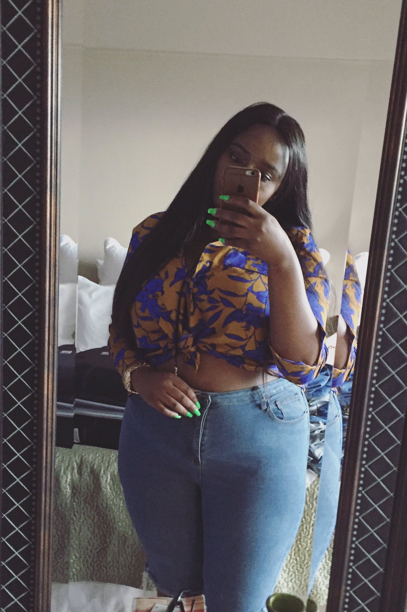 thickleeyonce ಮೇಲೆ X: Fat girls should not wear crop tops or show their  bellies Me:  / X