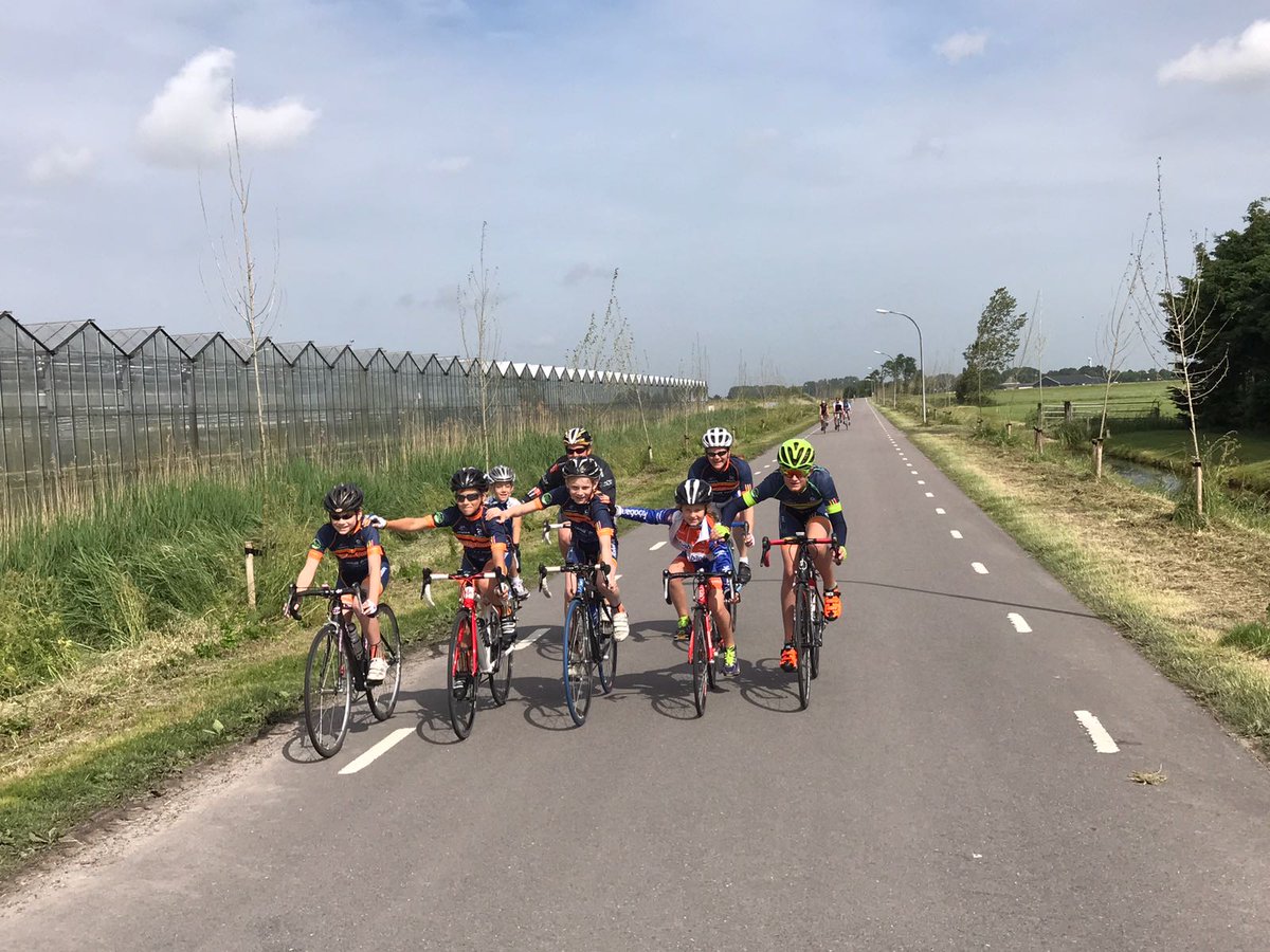 HRTC jeugd heeft een aandeel in elkaar in deze fraaie waaier #SELFIETS #RAFST @RaboWF