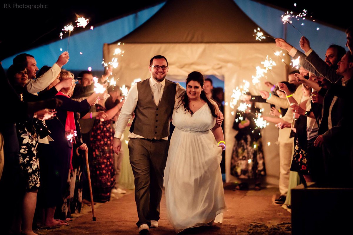 RR_Photographic's tweet photo. #beachweddingsBournemouth #bournemouthweddingphotographer #bournemouthbeach #weddingphotography #beachwedding https://t.co/NHS46FGZOq