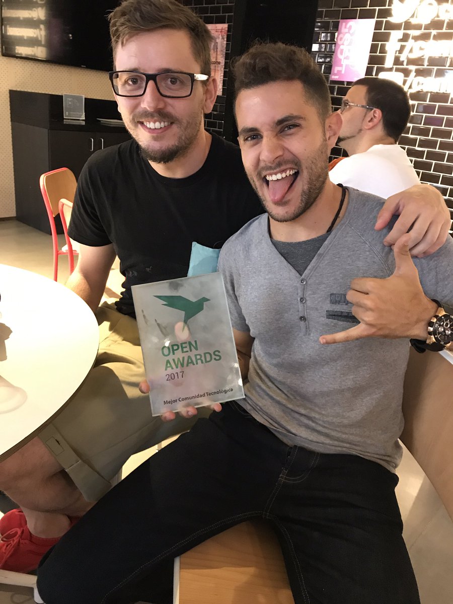 SoyJuanMacias's tweet photo. Dándolo todo en @CampusMadrid con @FrBosquet 😍😍 #OSW #OpenAwards2017 @ironhack #Ironhackers #OSWeekend #OSWDirecto https://t.co/VSGr1XbzFg