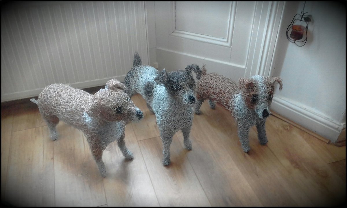 sgray046_art's tweet photo. Jack russell pet portrait from wire.

#wiresculpture #wireart #petportrait #jackrussell #handmade #affordable #etsy #dogs https://t.co/KvrPfIWeEA