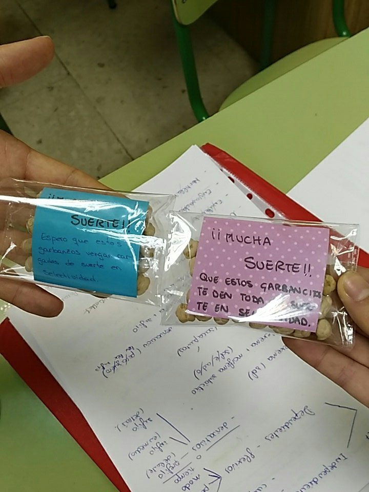 Alegomez023's tweet photo. Con esto aprobamos seguro #chickpeapower #contransicionyperiodisticosisepuede @anaberrocal_21 🌰 https://t.co/TFkia2qCzD