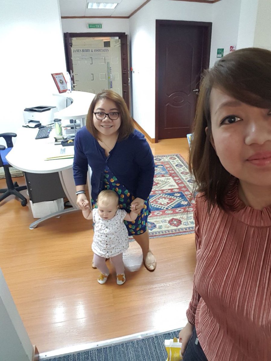 jv_bedano's tweet photo. Our little visitor in the office Caryss 😍 07.06.2017 https://t.co/Et3DnlnvFa