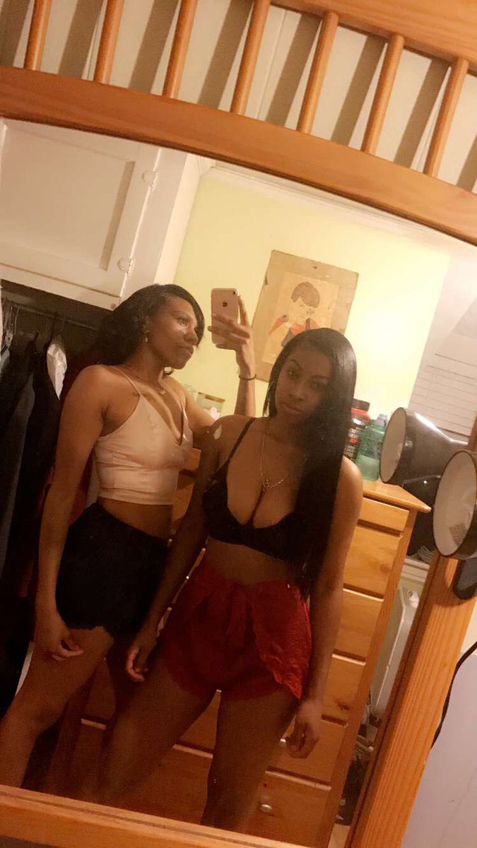 _tenijaaaaaa's tweet photo. BFF 💕 https://t.co/Kj6CLdPv8x
