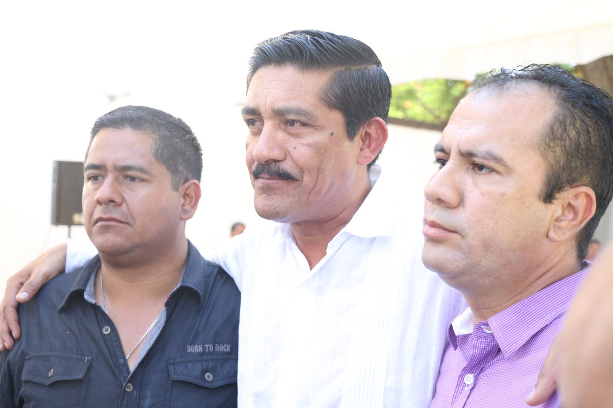 enochdez's tweet photo. Ratificando lazos de amistad con los periodistas de #Cintalapa. @LibertadChis @entiemporealmx @RporteCiudadano @REAChiapas @Cintalapanecos https://t.co/ThCk7vhbPP