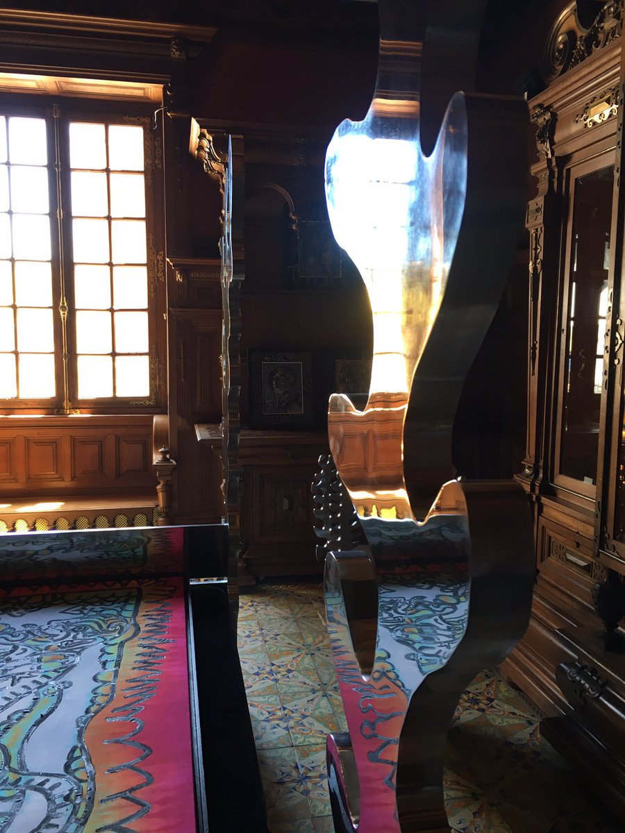 xavprigent's tweet photo. Bravo à toi @robertcombas pour cette belle scénographie au château de @Chamarande_91. Magnifique https://t.co/3TNKFUecd5
