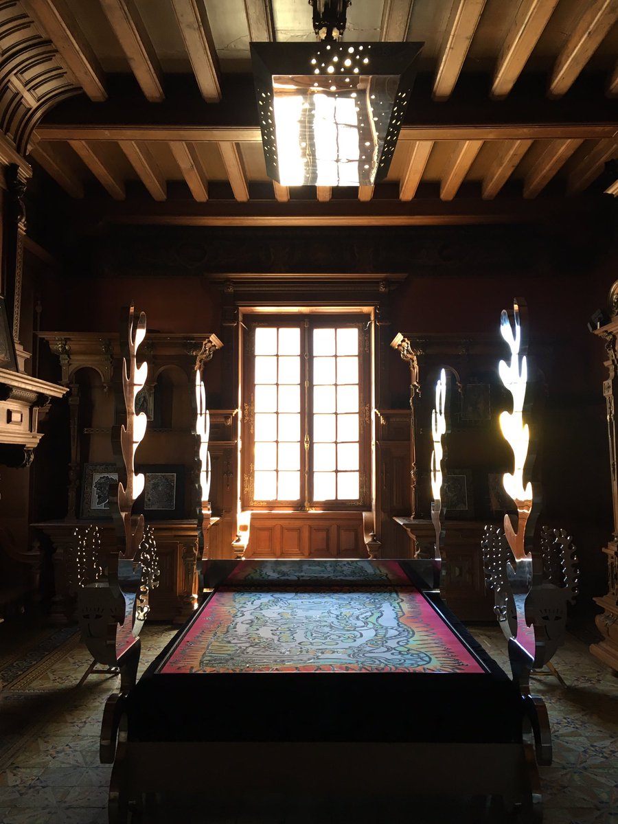 xavprigent's tweet photo. Bravo à toi @robertcombas pour cette belle scénographie au château de @Chamarande_91. Magnifique https://t.co/3TNKFUecd5