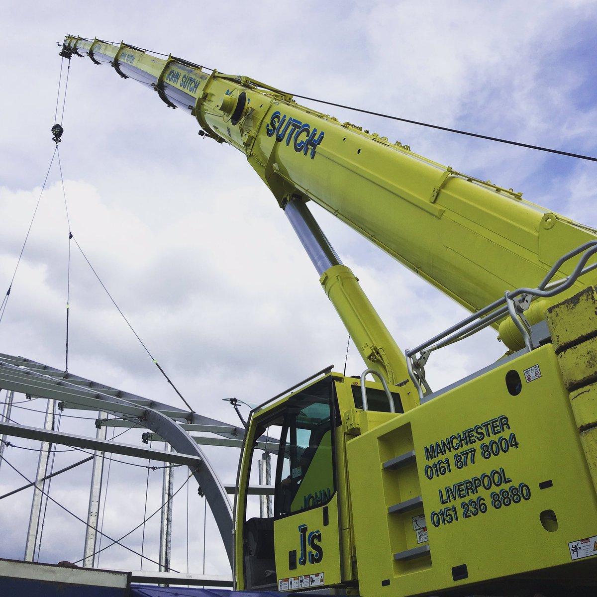 johnsutchcranes's tweet photo. Our #Liebherr #LTM1200-5.1  helping @Parklifefest to construct their arena ready for this weekend!  #parklife #heatonpark #FESTIVALSEASON https://t.co/mTkx6apaNs