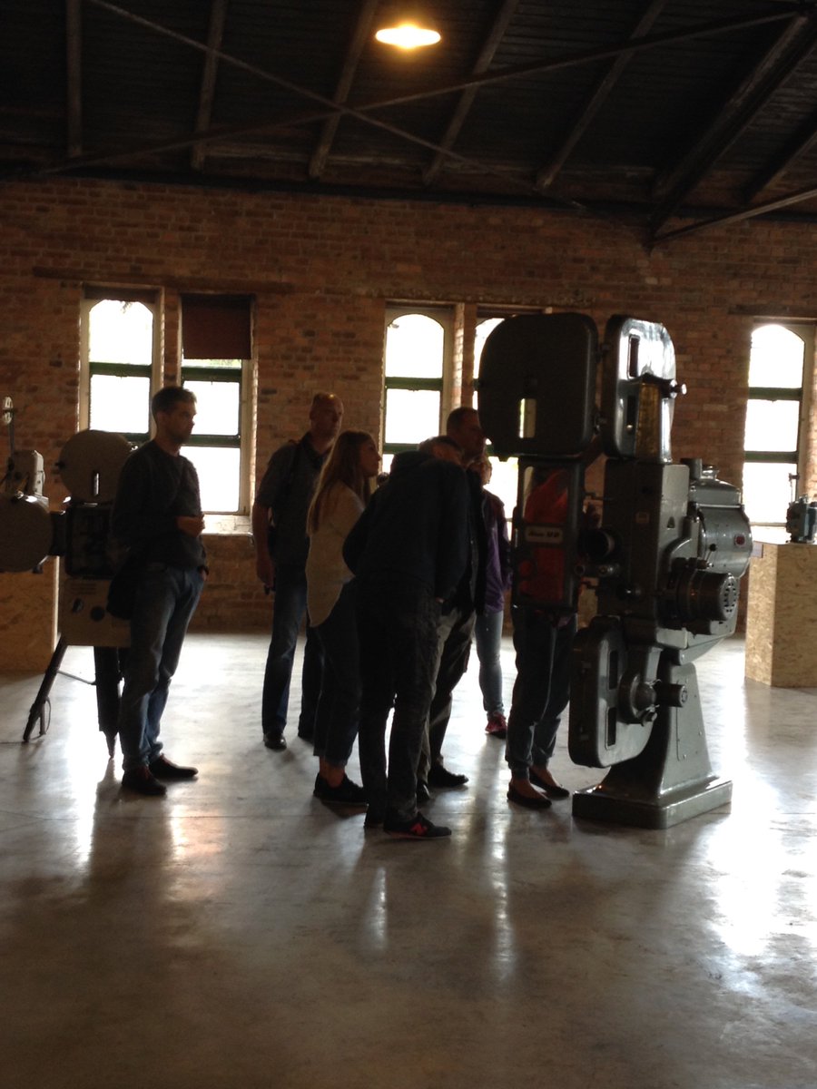 SILESIAFILM's tweet photo. zabytkowy projektor ze #Spodek >> #WalcowniaCynku #walcownia #industriada #FilmotekaSlaska #slaskie #szlakzabytkowtechniki https://t.co/Z2L8fx40fp