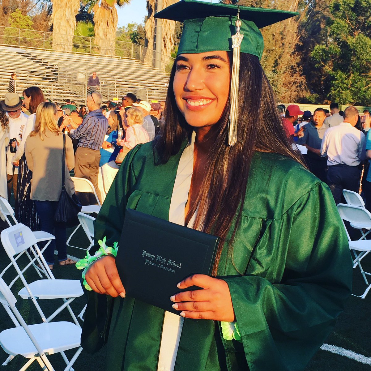kstna88's tweet photo. It's official I have a High School Graduate! Beyond proud 💕#classof2017 #powayhigh #lovethiskid #proudmama #Blessed #graduation2017 https://t.co/XYa5ElOwmS