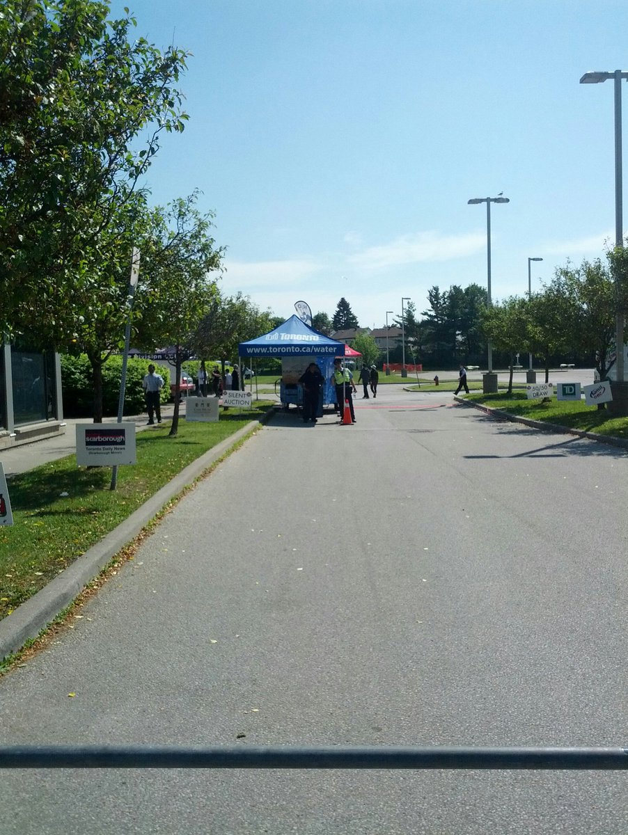 sukub's tweet photo. We are starting the #42division #cplc picnic @ScarbTO at 12pm. Big preparations under way for our 20th annual picnic. Free games and events! https://t.co/a7buGbVhQf
