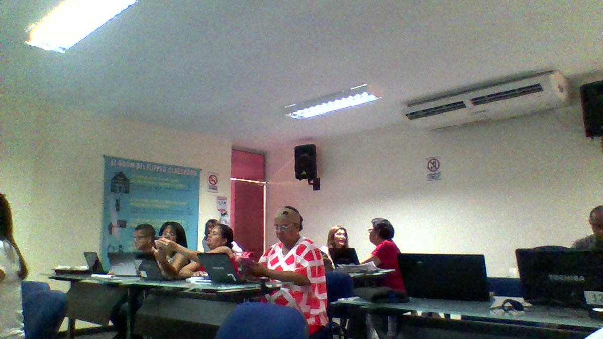 astridru59's tweet photo. Aprendiendo a twittear @MaestriaPTic corte de homologación con el profe @Oswaldinho29 #MPTIC https://t.co/uYM0c1D1h6