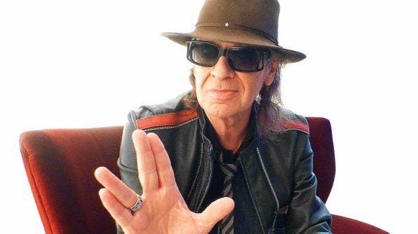 shz_de's tweet photo. Udo Lindenberg spricht im Interview über sein Leben im Alter und politische Botschaften in der Rockmusik https://t.co/kxEx7NWyO0 https://t.co/bbfnGNKcSm