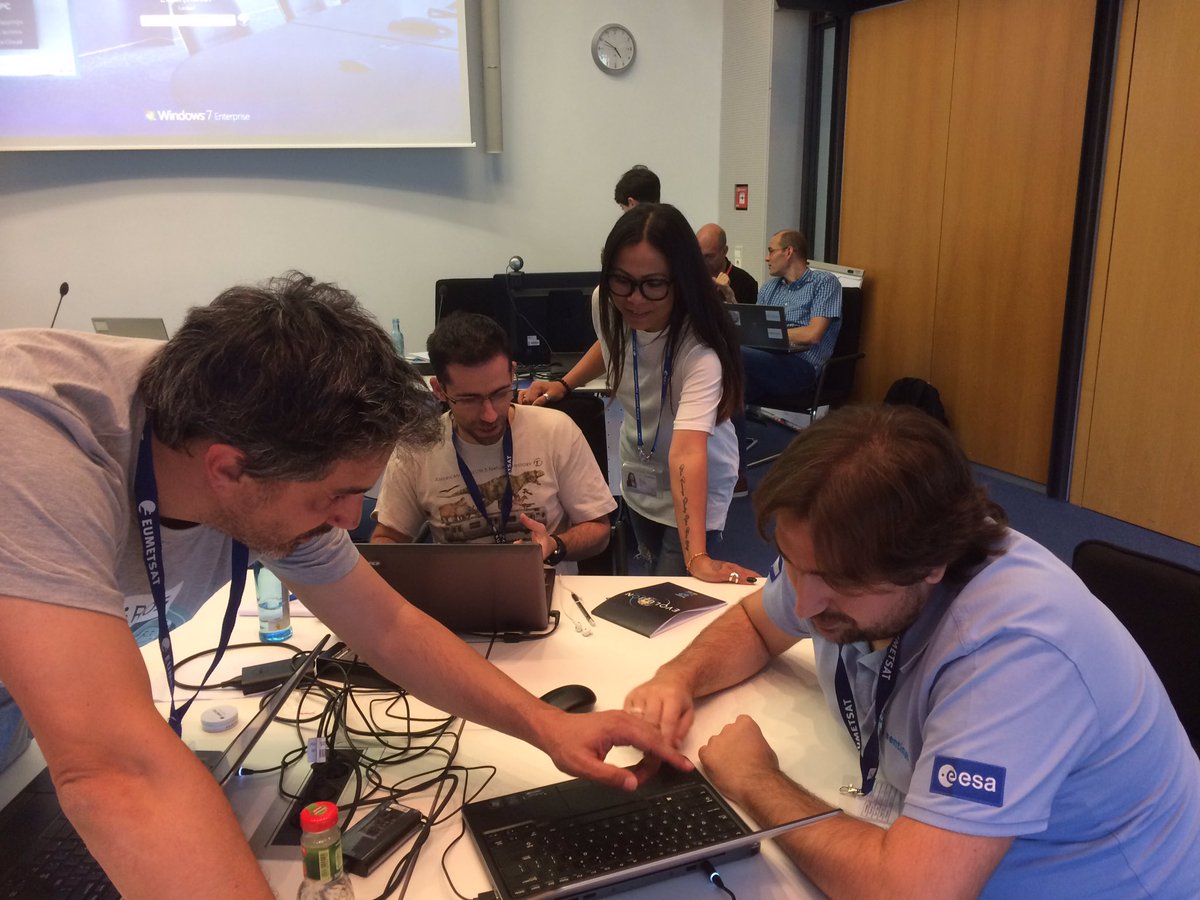 PaulCounet's tweet photo. @eumetsat_users service learning from #datanauts @eumetsat hackathon #DataVizRM on @Copernicus marine data visualisation https://t.co/twkQV5VI2W