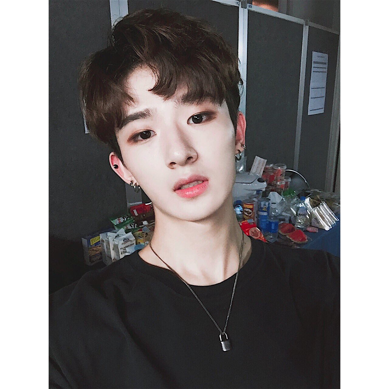 DB99huaUAAEGse_.jpg:large