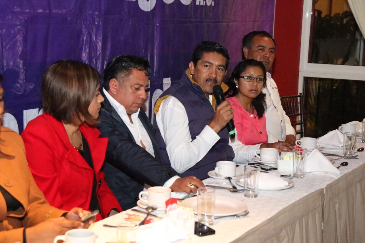 enochdez's tweet photo. Conmemorando el día de La Libertad de Expresión con periodistas de #SanCristobal @DRAKERS46 @Esquirlas @beto230 @vimalalo @dulsillo https://t.co/n4zUAu1S2Q