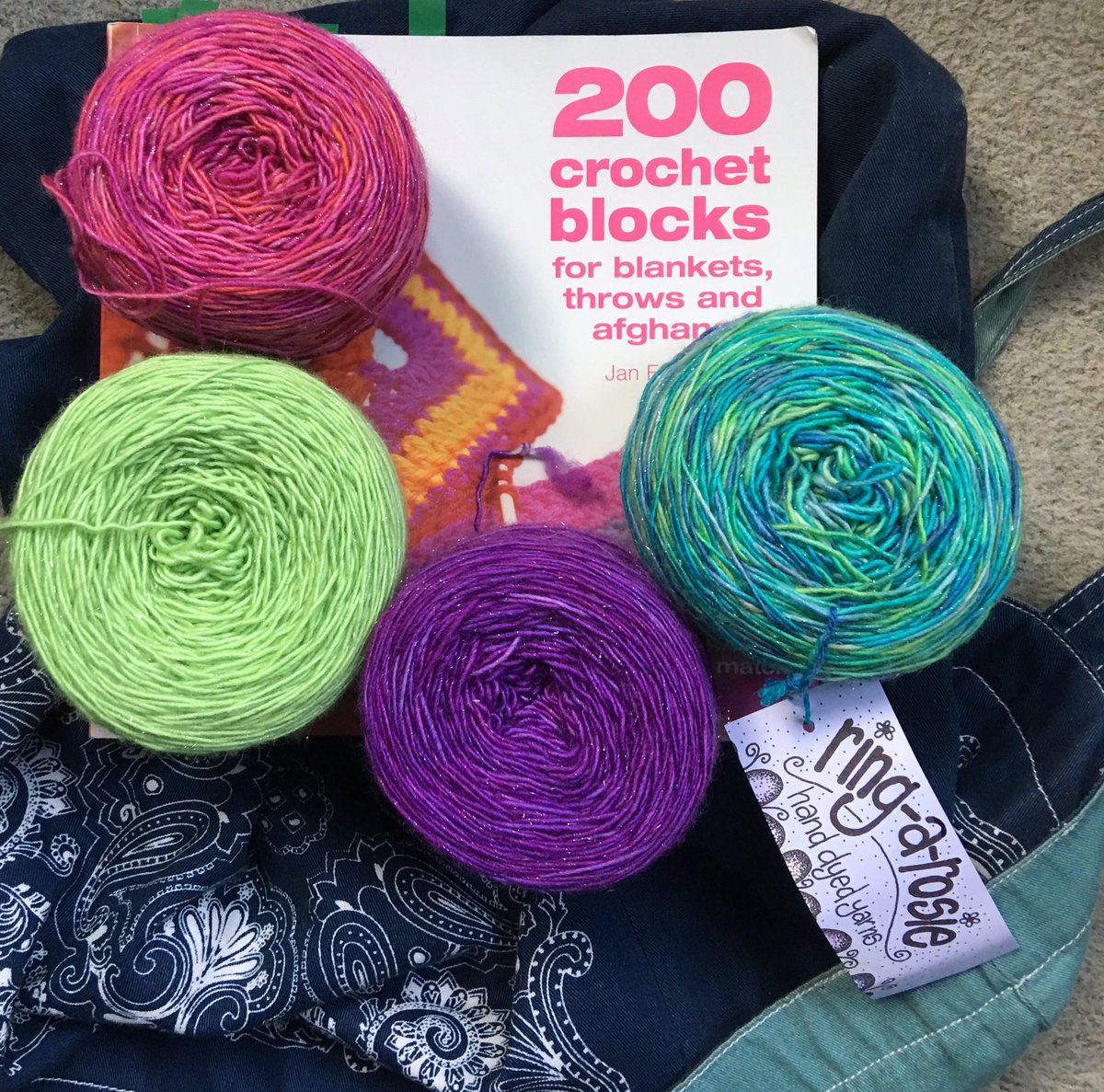 janelouise0911's tweet photo. It's #crafturday - project to finish and exciting new one to start 💛 #Craftbuzz #LoveCrochet #handmadehour #TimeToGetCreative #UniqueYarn https://t.co/I4TcYaoZSr