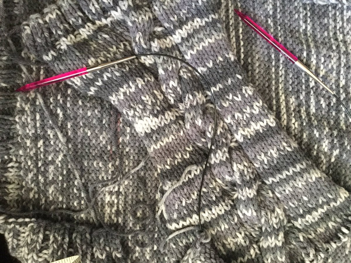 MaggieGibbons's tweet photo. I'll be knitting in the park this afternoon for #WWKIP2017 #wwkipday2017 https://t.co/eNdNdkglS3 https://t.co/n5hDbOAebT