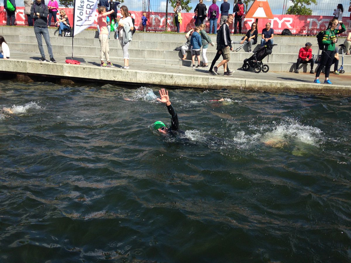 EgbertWorp's tweet photo. Dennis vd Worp vertrekt voor een 1/2 Triathlon in Denemarken.  Succes!! https://t.co/joHdwXlQSI