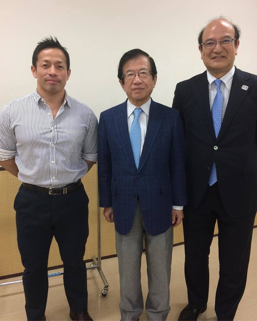 バズーカ岡田 على تويتر 西高obでホンマでっか 右からマンション評論家の牧野知弘先生 30期 環境評論家の武田邦彦先生 14期 バズーカ 50期 こんな事もあるんだなーと 偉大な先輩方と引き合わせていただいた事に感謝です T Co Au0zil8fdt バズーカ岡田 على تويتر 西高obでホンマでっか 右からマンション評論家の牧野知弘先生 30期 環境評論家の武田邦彦先生 14期 バズーカ 50期 こんな事もあるんだなーと 偉大な先輩方と引き合わせていただいた事に感謝です T Co Au0zil8fdt