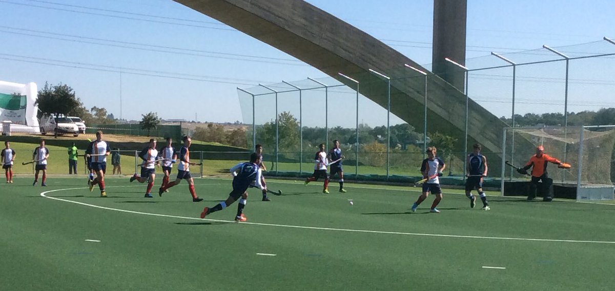 beaulieucollege's tweet photo. Halftime in 1st XI boys hockey. @beaulieucollege leads @DainfernCollege by 1 goal to 0. Well done, Beaulieu! Keep it up. #bcderbys17 https://t.co/inCGPTau6n