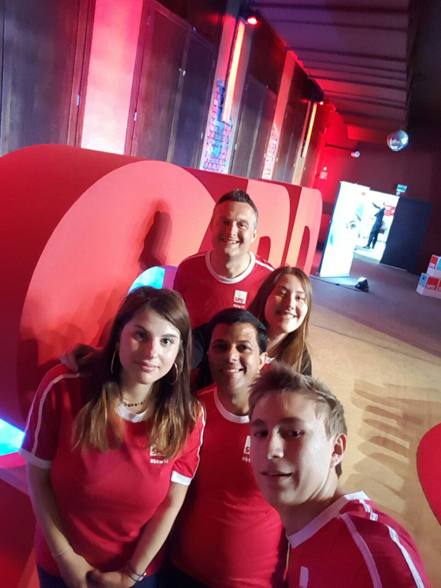 spdberlin's tweet photo. Tolle Stimmung hier #SPDCC17 in Leipzig und eine sehr kämpferische Rede von @hubertus_heil https://t.co/NpHXxoLmlU
