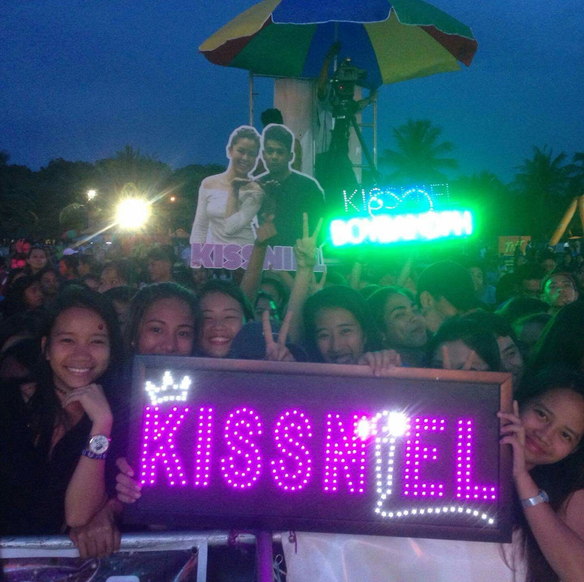TeamKissNielOFC's tweet photo. Laban lang ng laban mga bes! 

KISSABLES ThankPalmolive
#NINEjaMovesWithNiel https://t.co/SrkwpBy8nS