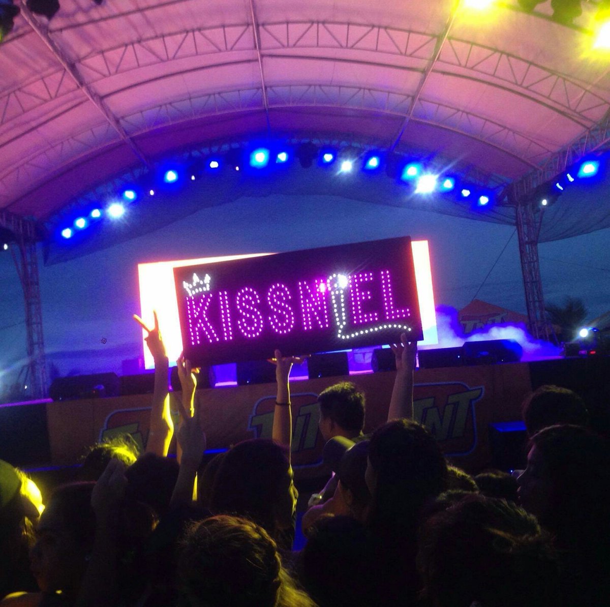 TeamKissNielOFC's tweet photo. Laban lang ng laban mga bes! 

KISSABLES ThankPalmolive
#NINEjaMovesWithNiel https://t.co/SrkwpBy8nS