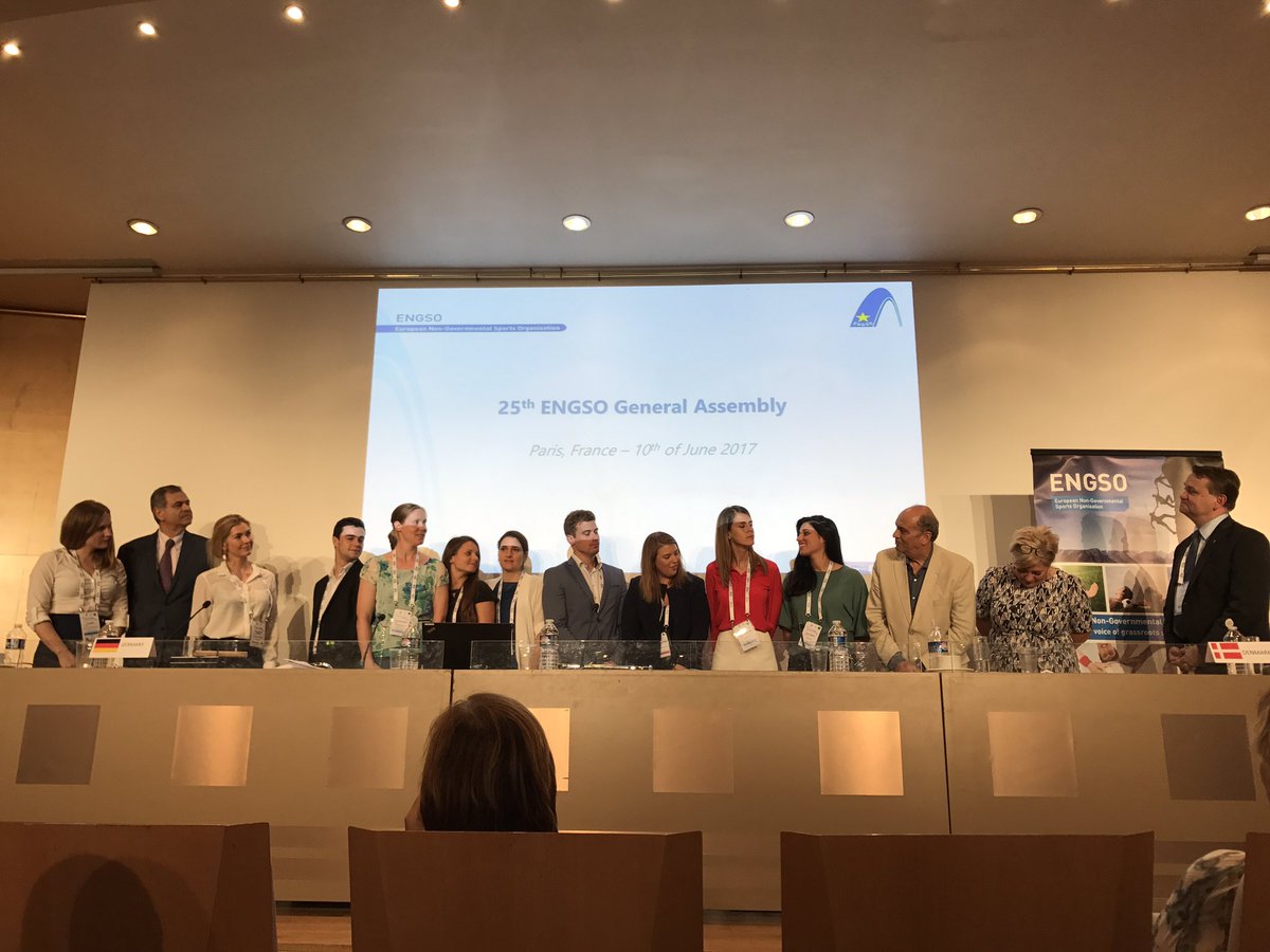 MikkelJLarsen's tweet photo. The new ExCom's for @ENGSOsport and @EngsoYouth both on the stage together at #ENGSOGA2017 https://t.co/PwVc070OSZ