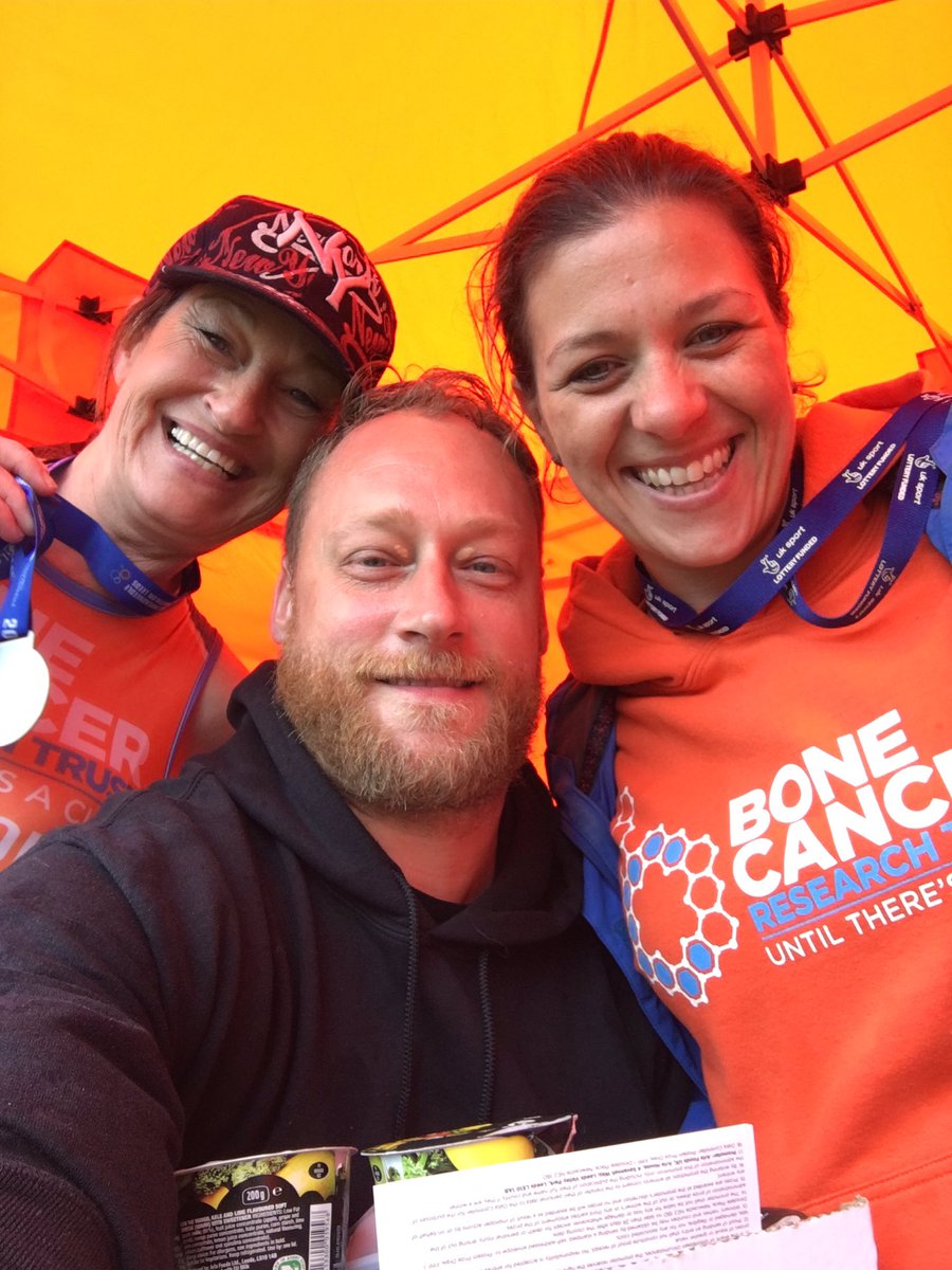 Pogolicious79's tweet image. @BCRT @ArlaProtein #ismashedit  #teambones cracking day in Leeds Roundhay with the girlies supporting a great cause 😘😘xx