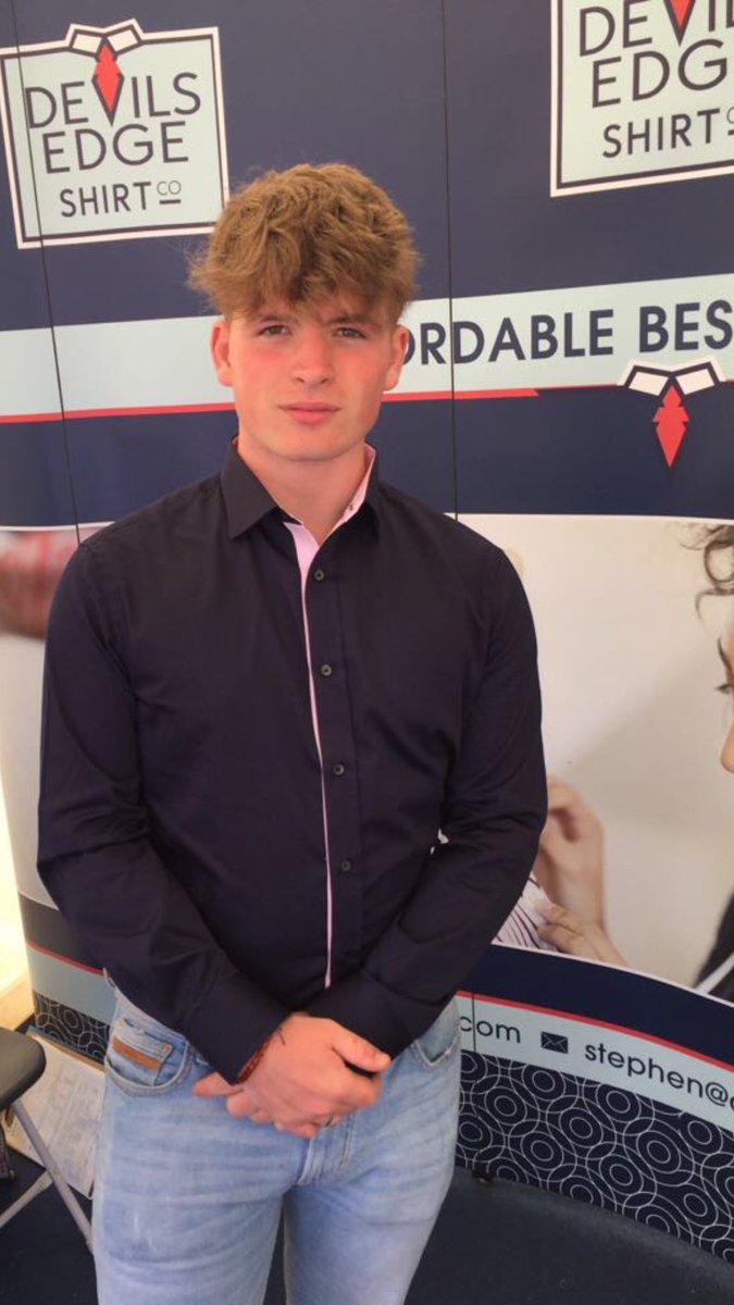 Devils_Edge's tweet photo. Check out Daragh looking #DevilishlyHandsome in his #DevilsEdge #Shirt at #SOEShow πππΌπ― #mensstyle #mensfashion #bespoke #dapper #mtm https://t.co/nmAHfi4RIo