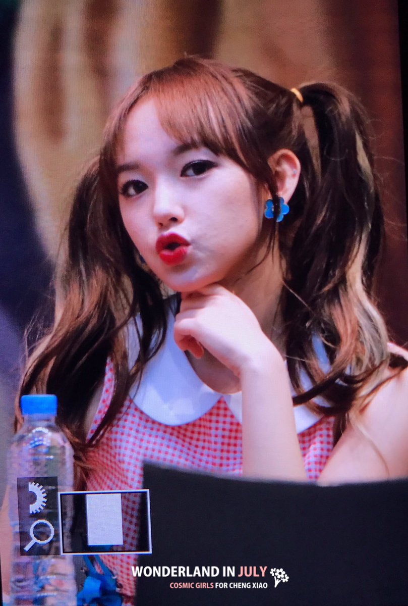 19980715com's tweet photo. 170609 영등포 팬싸
#성소 #ChengXiao #우주소녀 #HAPPY @chengxiao_0715 @WJSN_Cosmic 💖 https://t.co/sWwyN6zINA