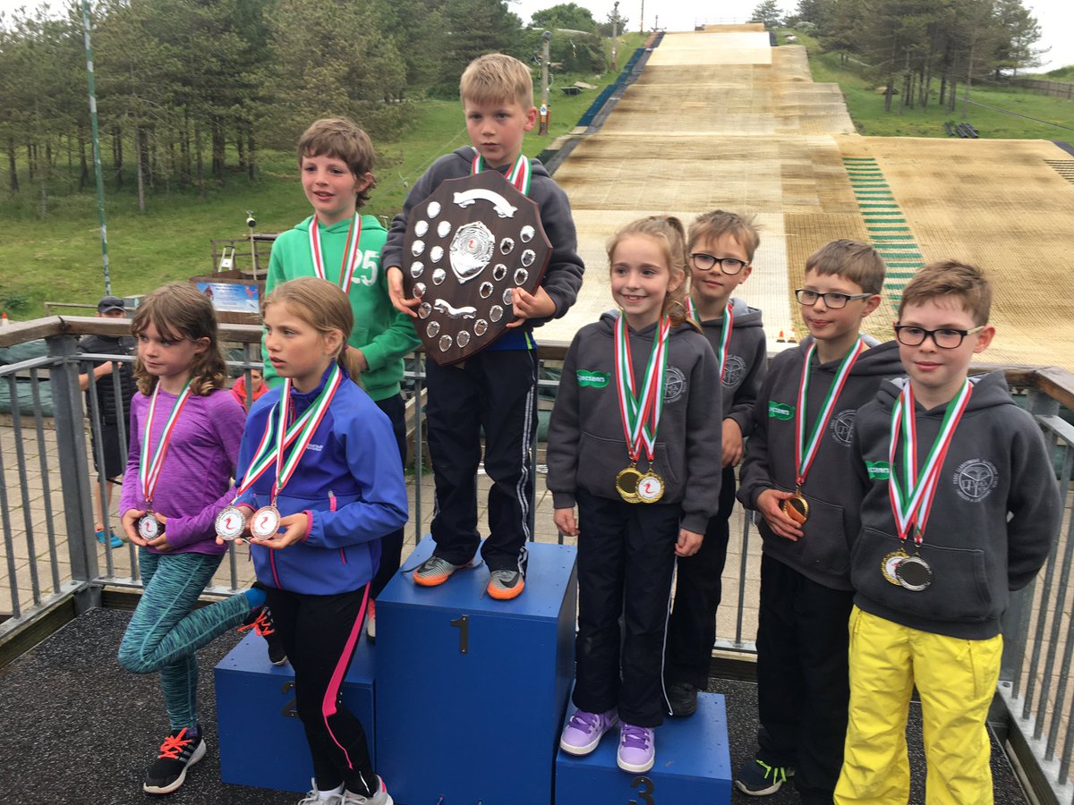WW Schools Ski Race Primary School Winners <a href="/llangynnwr/">Ysgol Llangynnwr</a> and in 2nd place <a href="/ysgolydderwen/">Ysgol Gymraeg Y Dderwen</a>  Da iawn pawb 🏅⛷