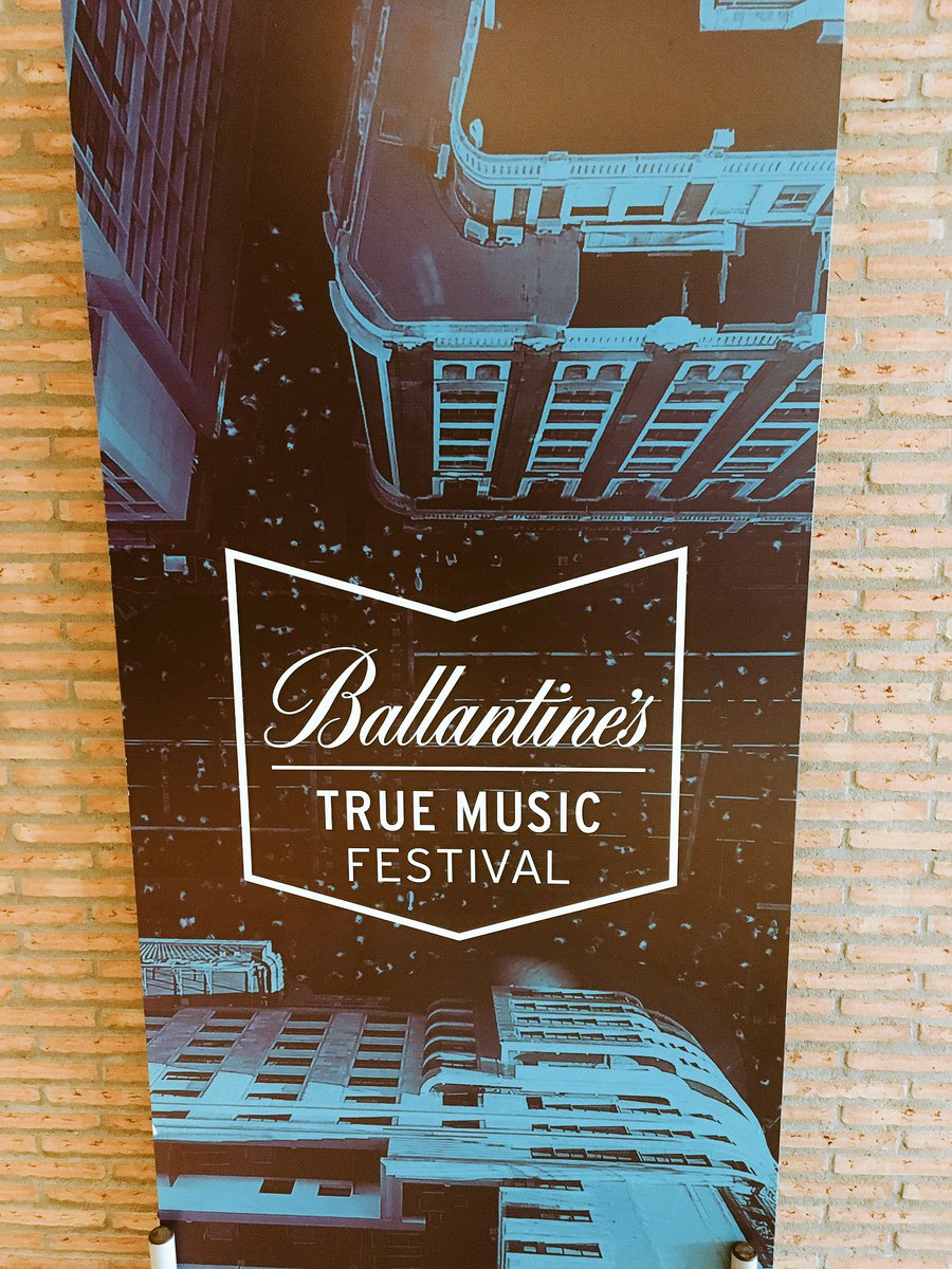 SunsetSons's tweet photo. We're here!! @Ballantines_ES https://t.co/lmnNiPM97c