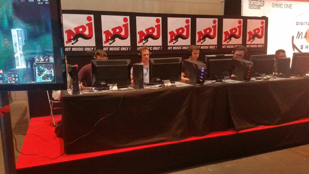 DigitalGameShow's tweet photo. Compétition #LeagueOfLegends en cours sur le #DGMS2017 @strasbourg ! RDV parc  expo / Hall 8 Rhénus https://t.co/ERMJtQ9BgO