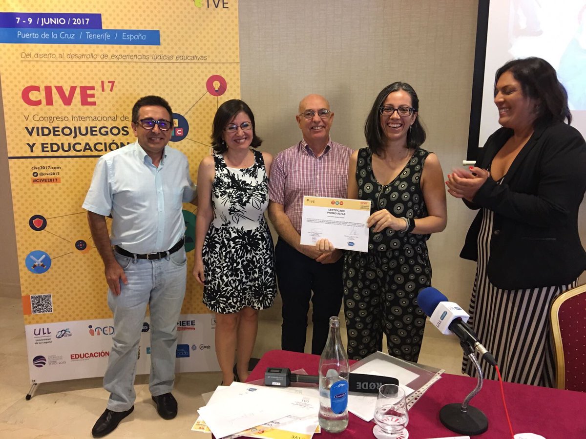 LuciaefQuintero's tweet photo. @cive2017 muchas gracias por el reconocimiento, premio Alfas en #cive2017 https://t.co/oZ7p7jQpDS