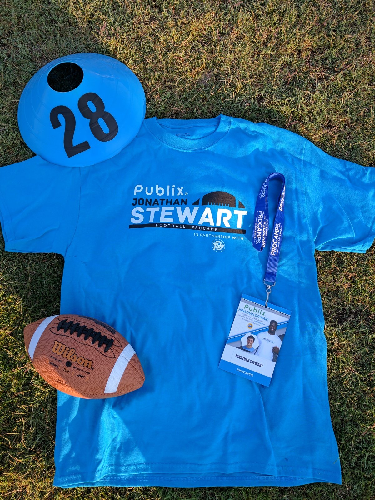 Ready to go at the @publix @Jonathanstewar1 Football ProCamp in partnership with @tide https://t.co/tO3rnBxn40