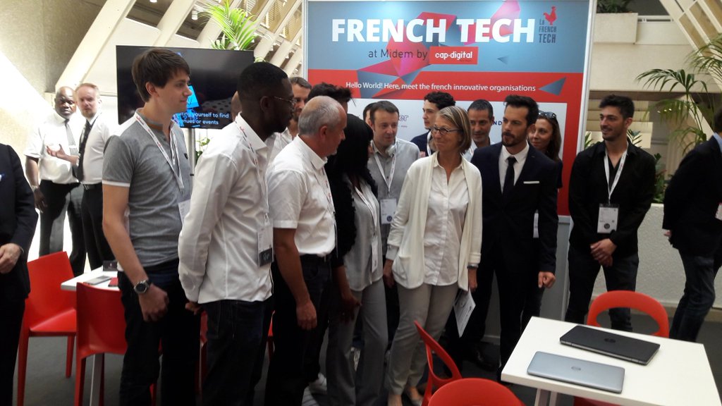 fjallet's tweet photo. Rencontre de @FrancoiseNyssen @MinistereCC avec les 10 #startup #MusicTech délégation @Cap_Digital @LaFrenchTech #midem2017 https://t.co/dxt83rC6MW