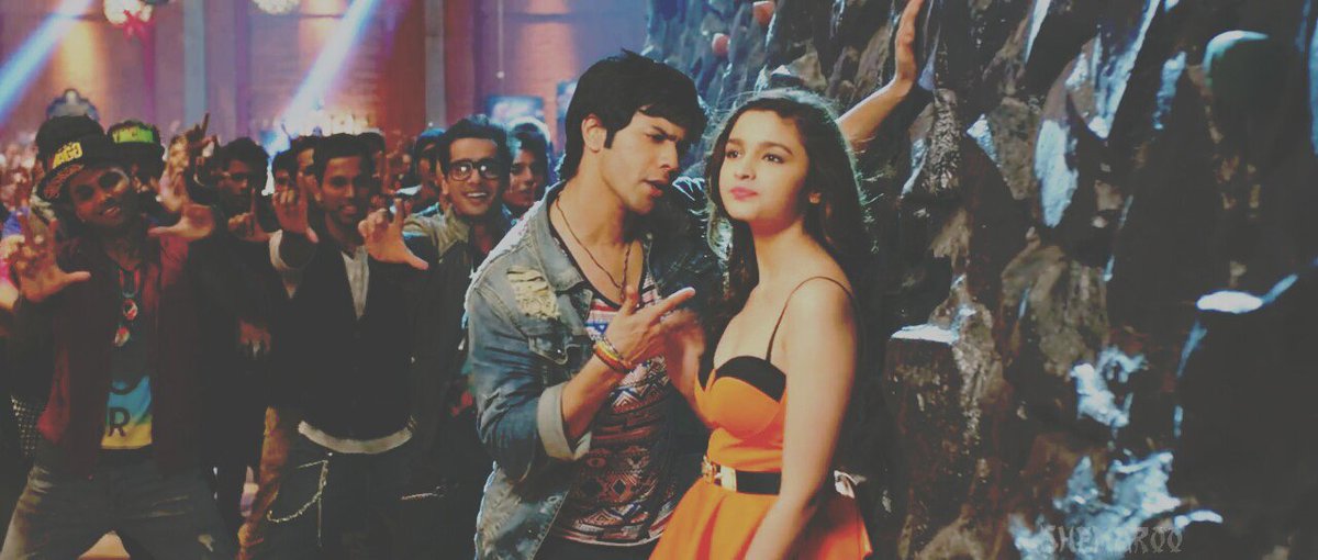 BestOfVaria_'s tweet photo. @Varun_dvn @aliaa08 Aaja hojaye thoda Lucky tu Lucky me 💃 https://t.co/hSd9XW6JMc