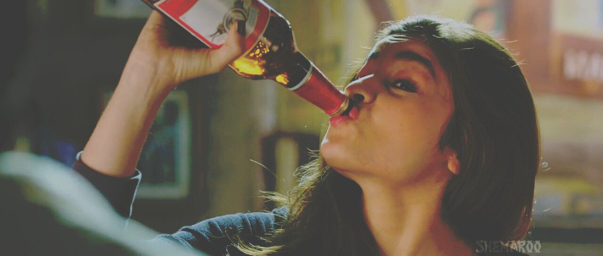 BestOfVaria_'s tweet photo. @Varun_dvn @aliaa08 The beer competition though 😂 https://t.co/itBhGVO7bt