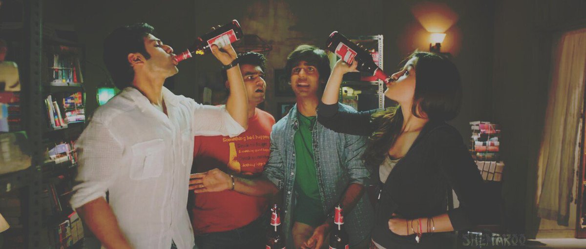 BestOfVaria_'s tweet photo. @Varun_dvn @aliaa08 The beer competition though 😂 https://t.co/itBhGVO7bt
