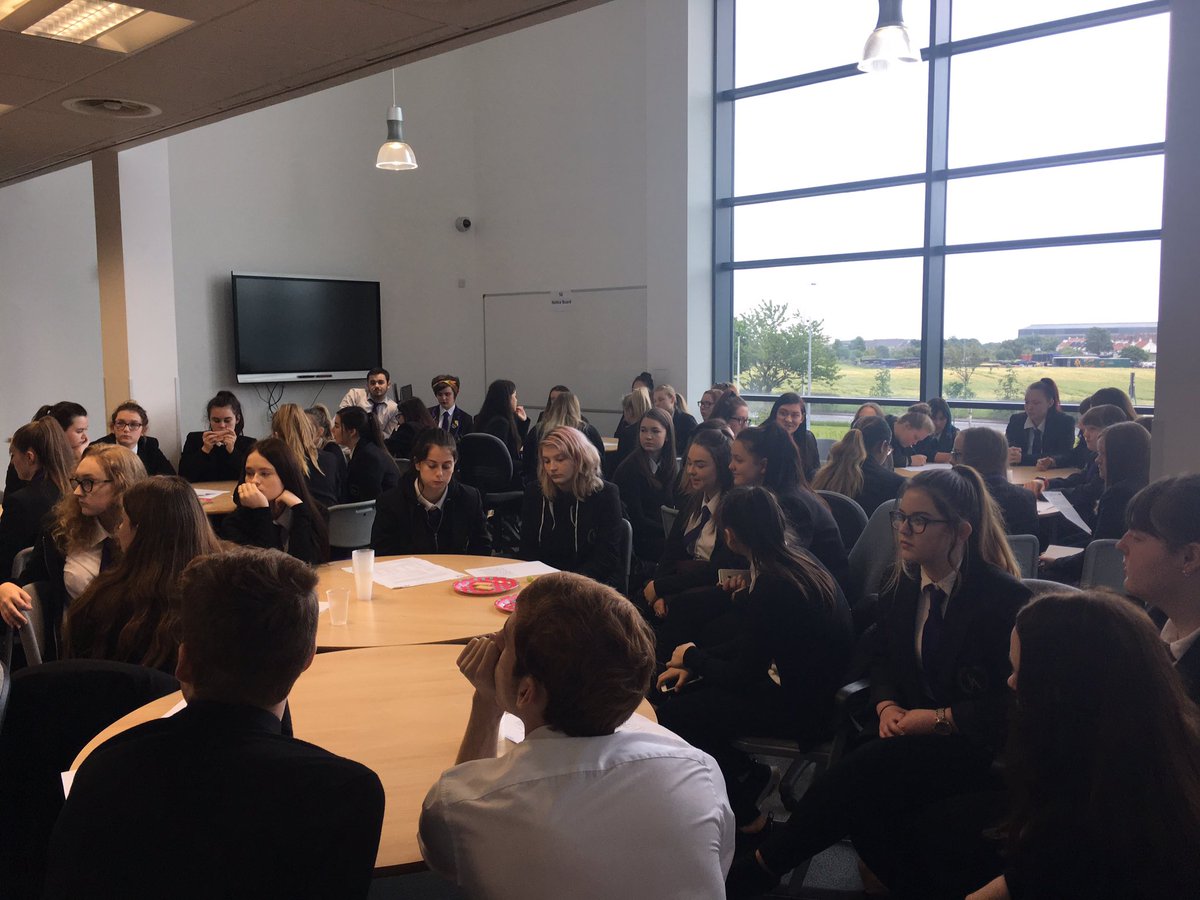 LevenmouthAc's tweet photo. More images of our #Buddies #Training to help the #JuniorPhase in our beautiful #LevAcLIB @LevenmouthAc T/Y for brilliant day #Respect #Care https://t.co/rejm8llCz3